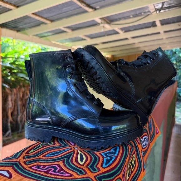 Women's Size US 6 DKNY Black Patent Combat Boots - Picture 1 of 8